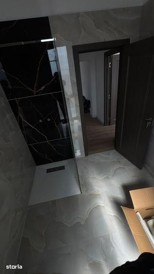 Casă cu 5 camere cu Teren 400 Mp în Tolstoi