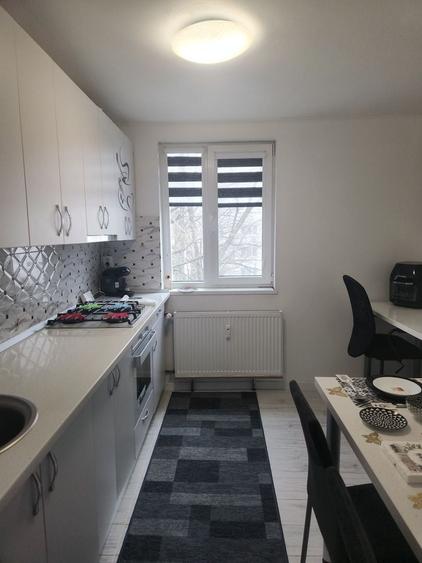 Apartament cu 3 camere semidecomandat, mobilat în 1 Decembrie 1918