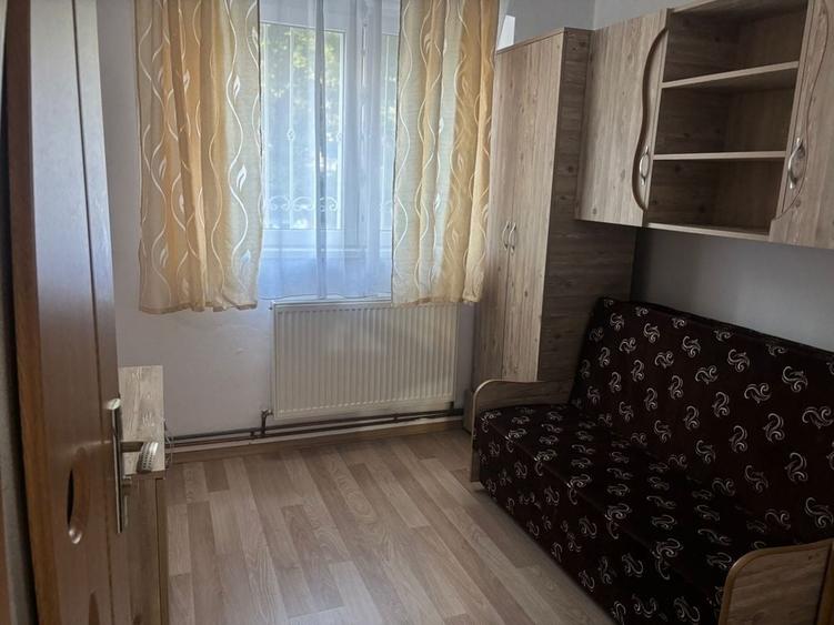 Apartament cu 3 camere în Decebal