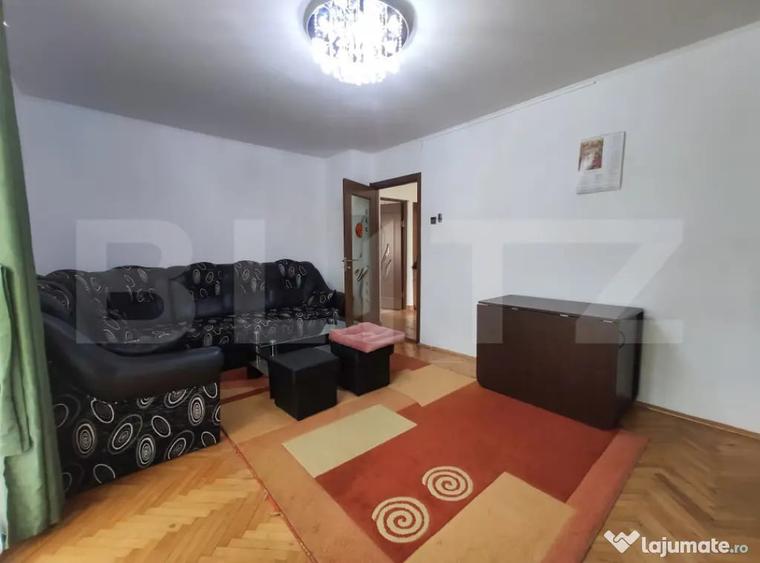 Apartament cu 3 camere decomandat în Central