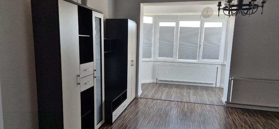 Apartament cu 4 camere decomandat, mobilat în Odobescu