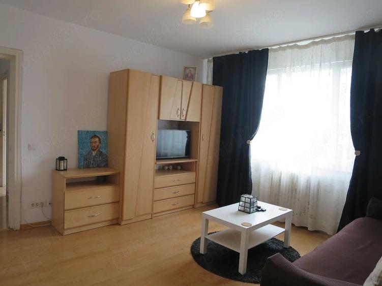 Apartament cu 3 camere semidecomandat în Gara de Nord