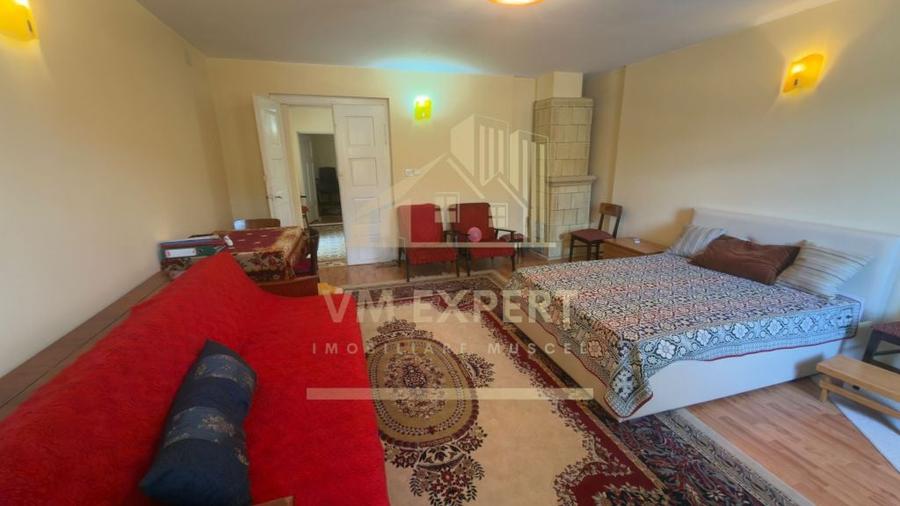 Casă cu 5 camere cu Teren 456 Mp în Ultracentral
