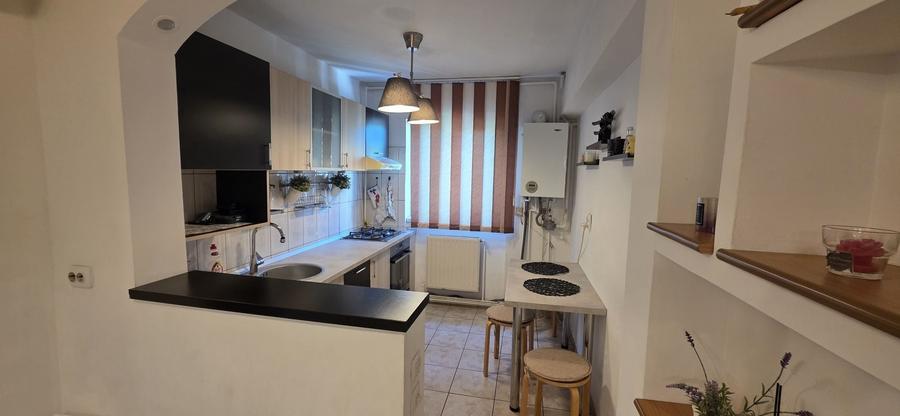 Apartament cu 2 camere decomandat în Malu Roșu