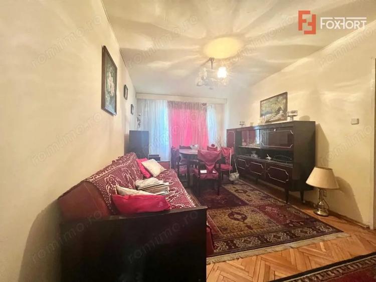 Apartament cu 4 camere semidecomandat, mobilat în Olimpia-Stadion