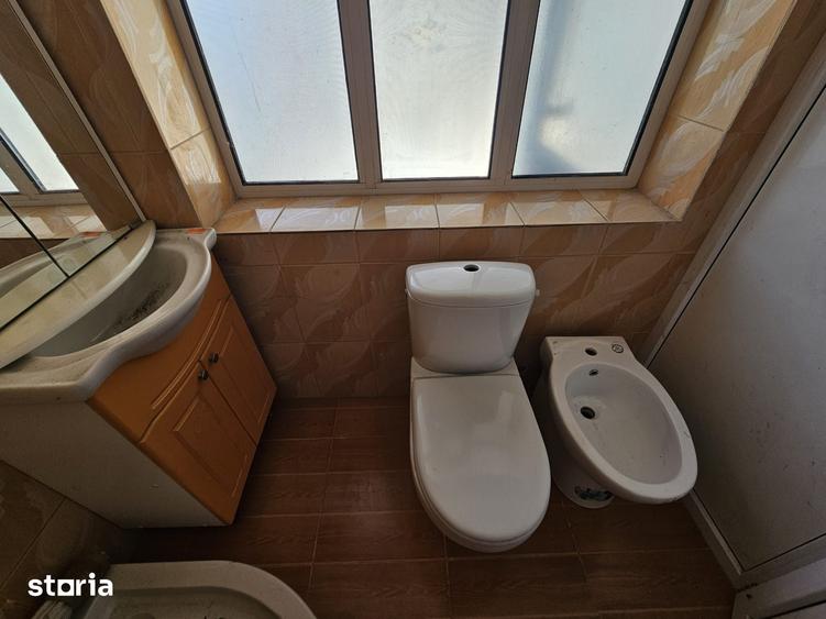 Casă cu 4 camere cu Teren 831 Mp în Rapoltu Mare