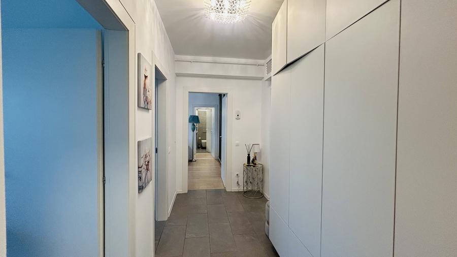 Apartament cu 3 camere semidecomandat în Chitila
