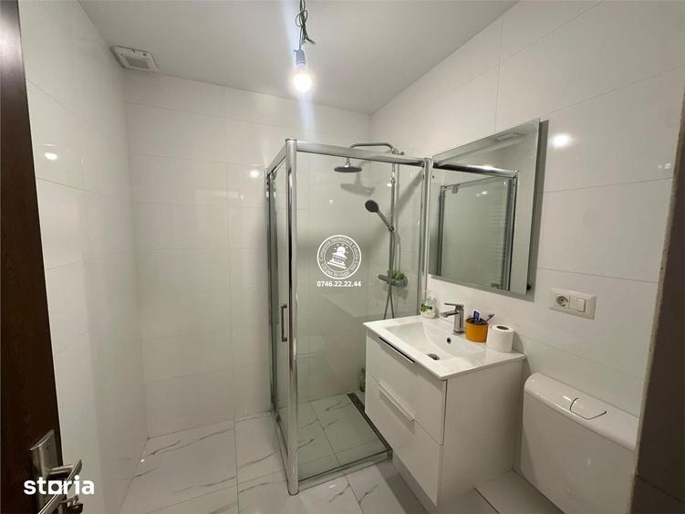 Apartament cu 3 camere semidecomandat în Tătărași