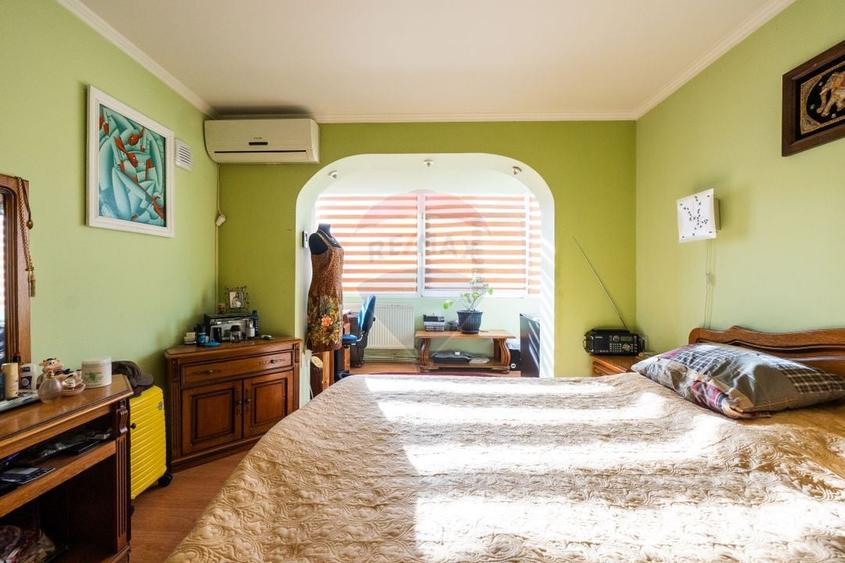 Apartament cu 3 camere de vânzare în Centrul orașului Câmpulung - 17