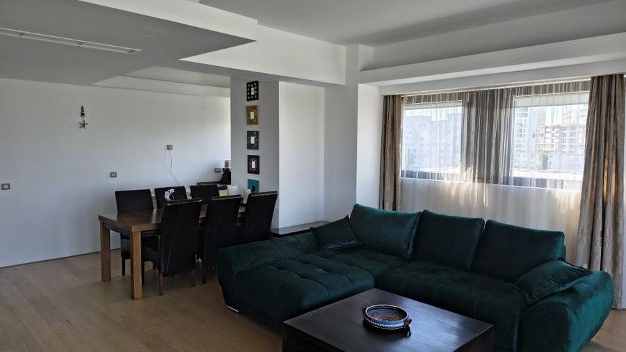 Apartament cu 2 camere decomandat în Palazu Mare