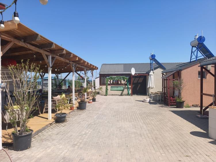 Casă individuală cu 14 camere cu Teren 940 Mp în Corbu