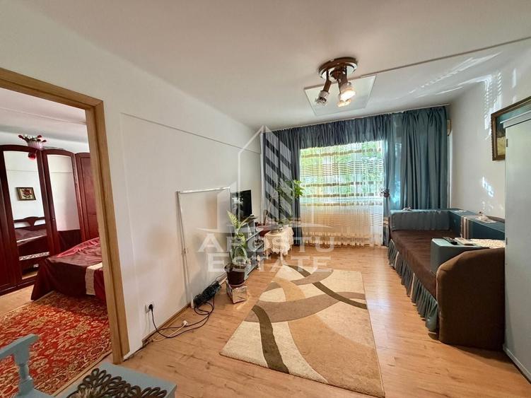 Apartament cu 2 camere semidecomandat, mobilat în Brâncoveanu