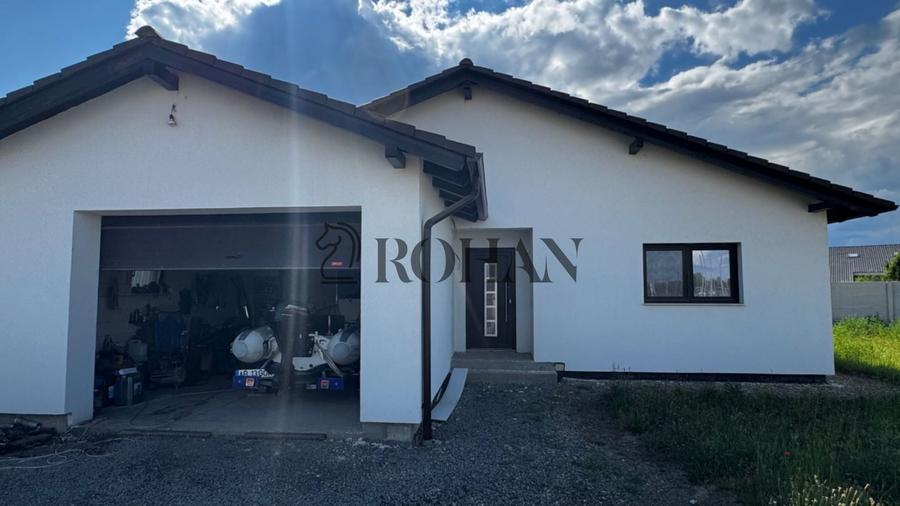 Casă individuală cu 3 camere cu Canalizare în Micești