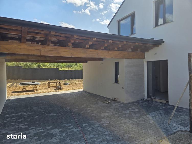 Casă cu 5 camere cu Teren 1100 Mp în Ciurila