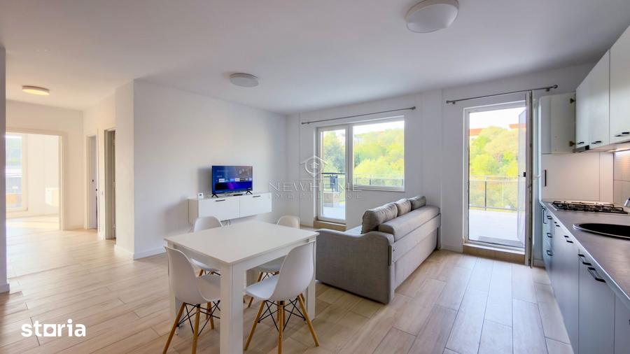 Apartament cu 3 camere semidecomandat, mobilat în Florești