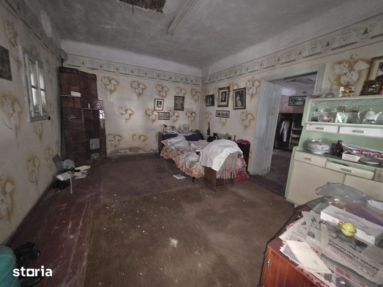 Casă cu 3 camere cu Teren 366 Mp în Independenței