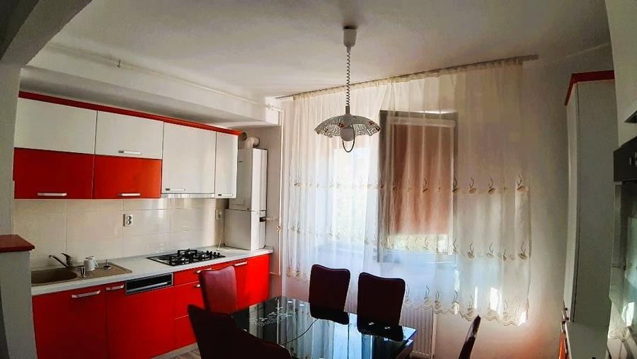Apartament cu 2 camere decomandat, mobilat în Central