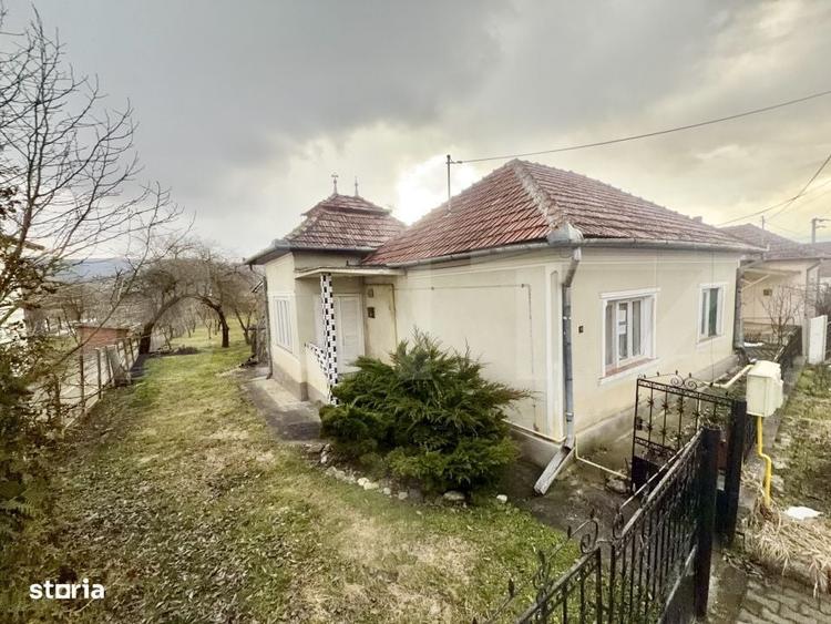 Casă cu 4 camere în Uioara de Jos