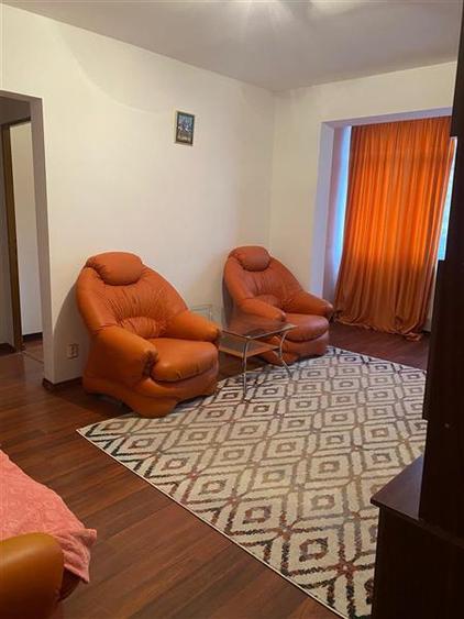Apartament cu 3 camere semidecomandat, mobilat în Mihai Bravu