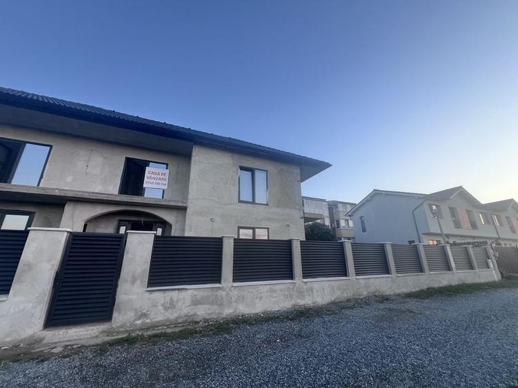 Casă cu 4 camere în Florești