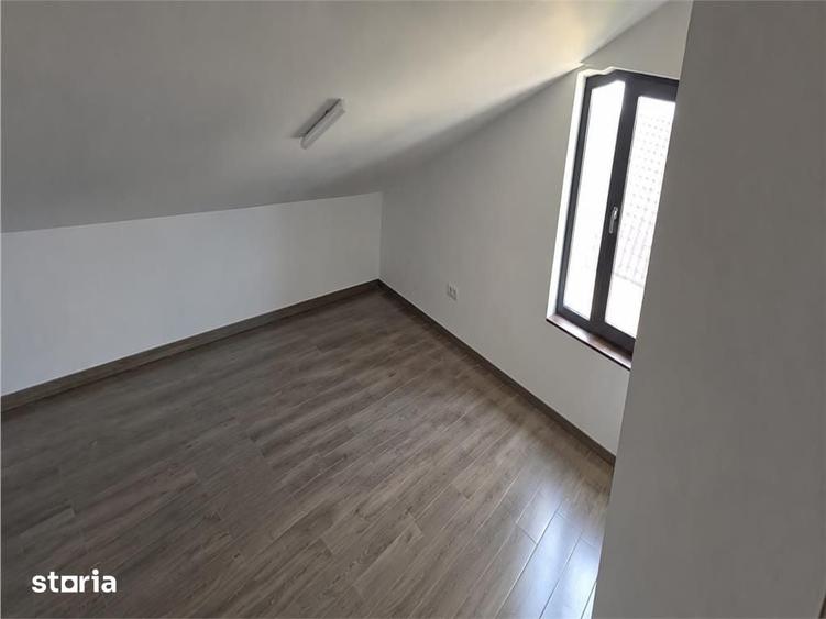 Casă cu 5 camere cu Teren 455 Mp în Sud
