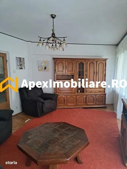 Apartament cu 3 camere decomandat în Obor