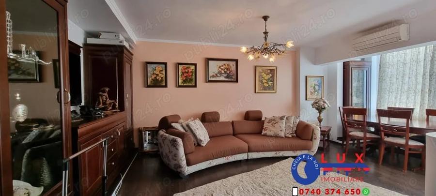 Apartament cu 3 camere decomandat în Babadag
