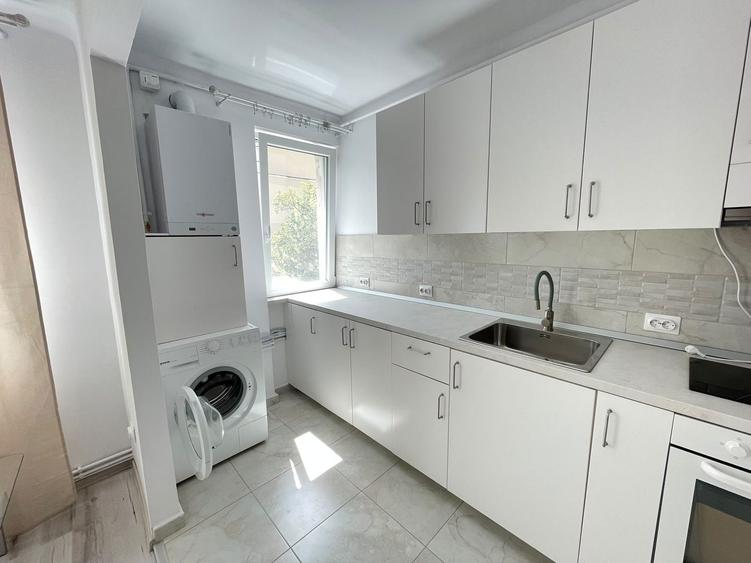 Apartament cu 2 camere decomandat, mobilat în Central