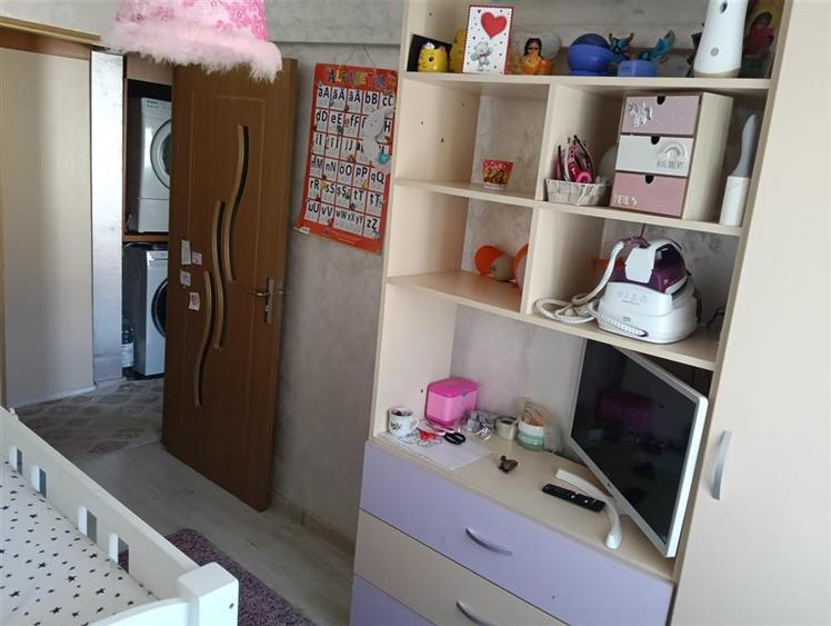 Apartament cu 3 camere decomandat în Canta