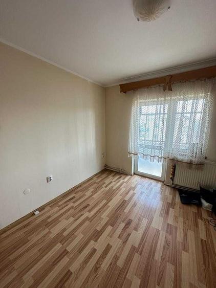Apartament cu 2 camere decomandat în Drăgășani