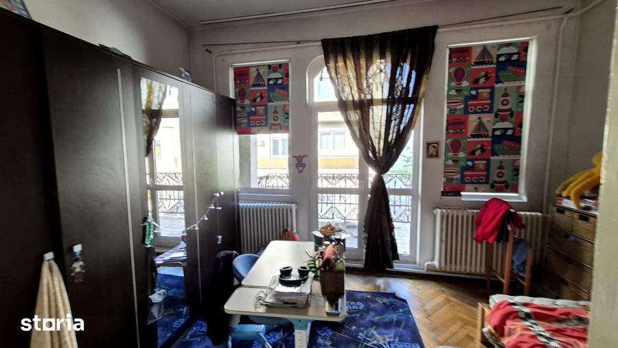 Casă cu 8 camere cu Teren 162 Mp în Ultracentral