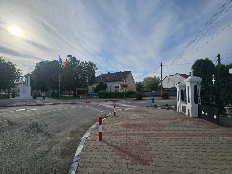 PROPRIETAR De vanzare Casa si Teren 1.342 mp Iernut Ultra-Central | Certificat Urbanism (POT 40%, P+2) - 4
