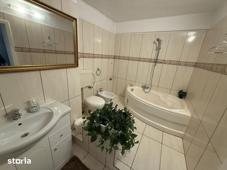 Apartament cu 3 camere decomandat în Faleza Nord