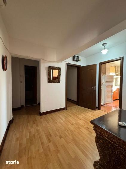 Apartament cu 4 camere decomandat, mobilat în Rahova