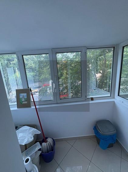 Apartament cu 4 camere semidecomandat în Unirii