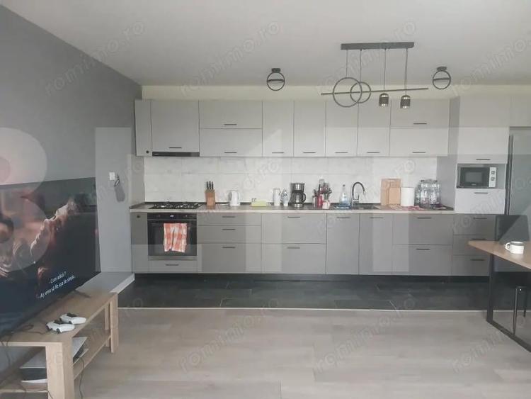 Casă cu 3 camere cu Teren 400 Mp în Parța