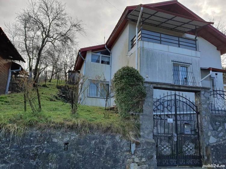 Casă cu Teren 1000 Mp în Cuptoare (Reșița)