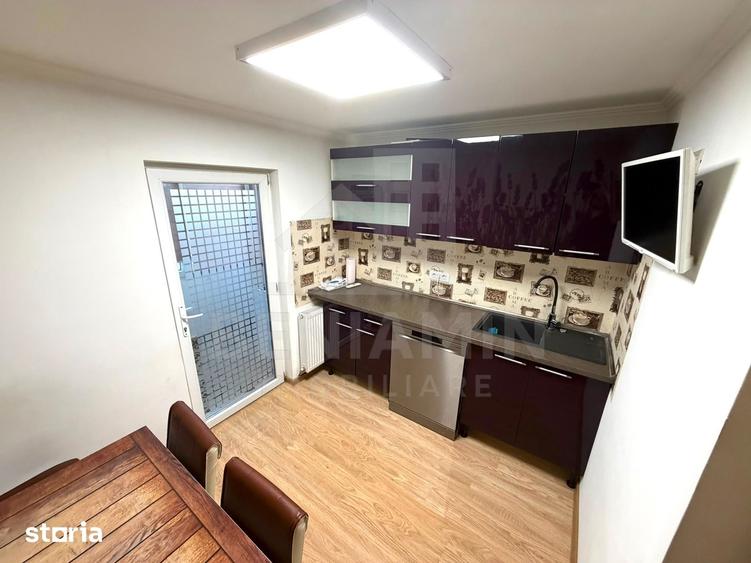 Apartament cu 3 camere decomandat în Rovine