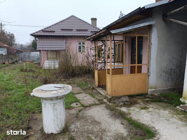 Casă cu 3 camere cu Teren 3750 Mp în Mischii