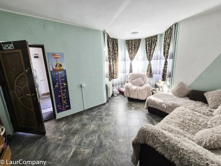 Casă cu 6 camere cu Teren 585 Mp în Geamăna