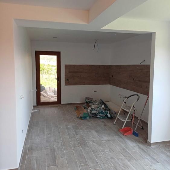Casă cu 4 camere în Fitionești