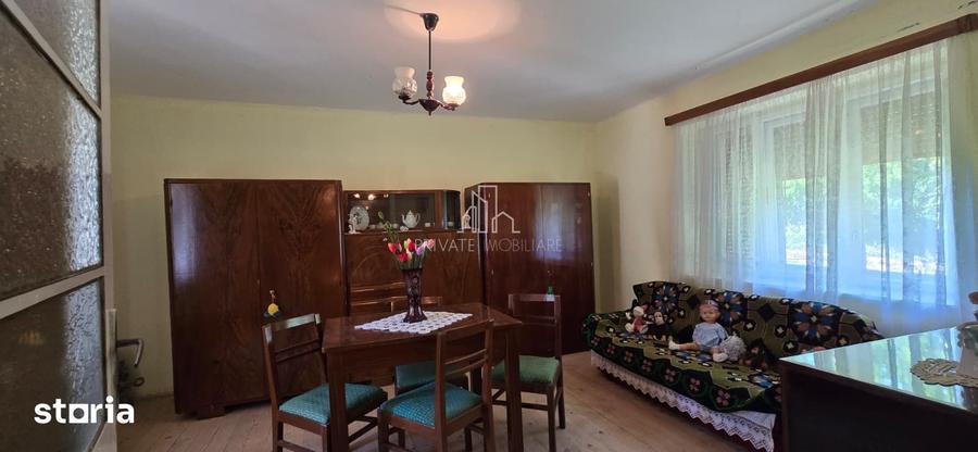 Casă cu 4 camere cu Teren 1093 Mp în Apold