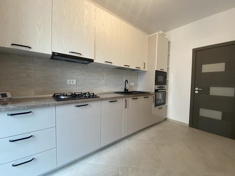 Apartament cu 3 camere decomandat, mobilat în Lujerului