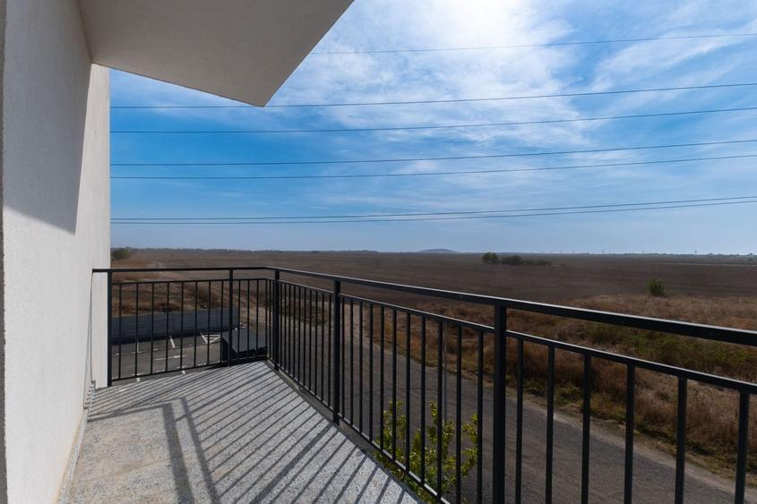 Apartament cu 3 camere semidecomandat în Metalurgiei