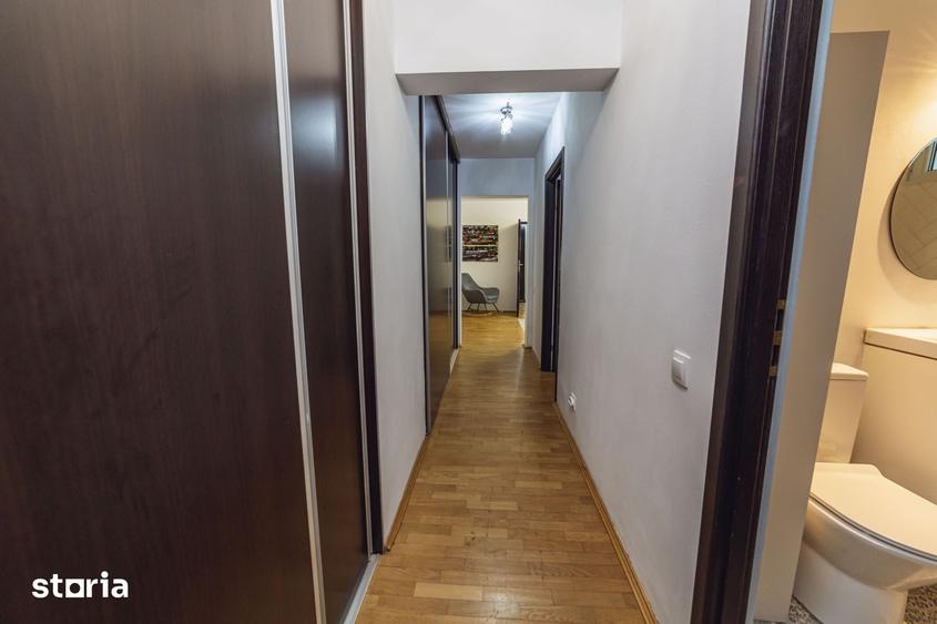 Apartament cu 3 camere semidecomandat în Titan