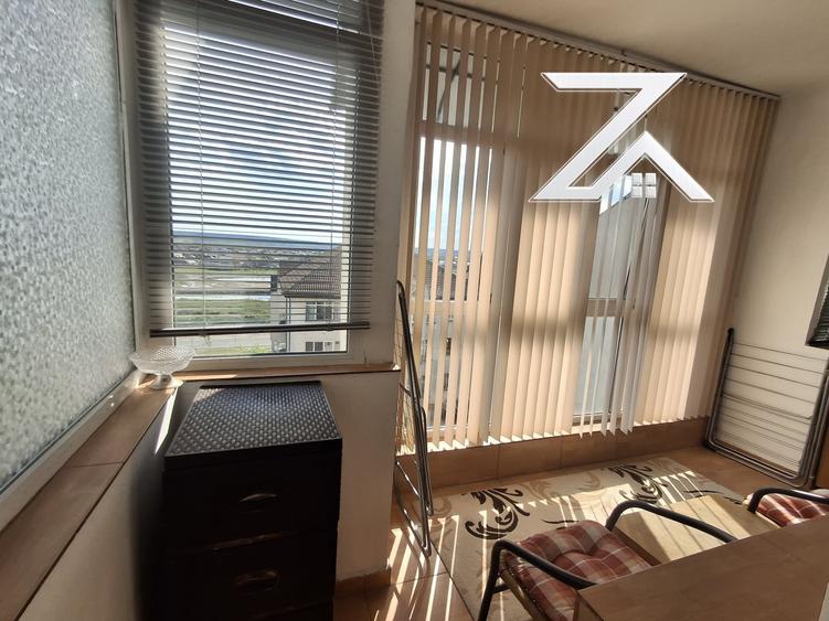 Apartament cu 3 camere decomandat, mobilat în Craiovița Nouă