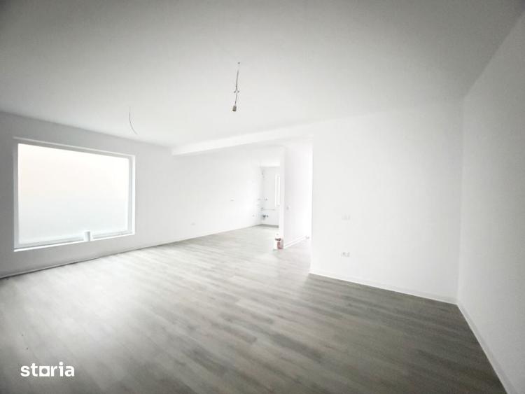 Casă cu 4 camere cu Teren 16 Mp în Sânmihaiu Român