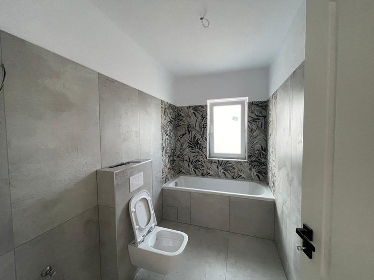 Duplex cu 4 camere cu Canalizare în Dumbrăvița