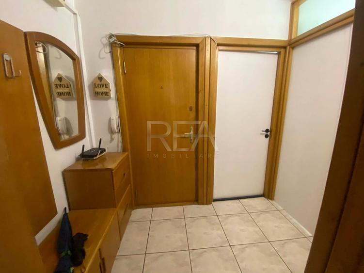 Apartament cu 3 camere decomandat, mobilat în Aviației