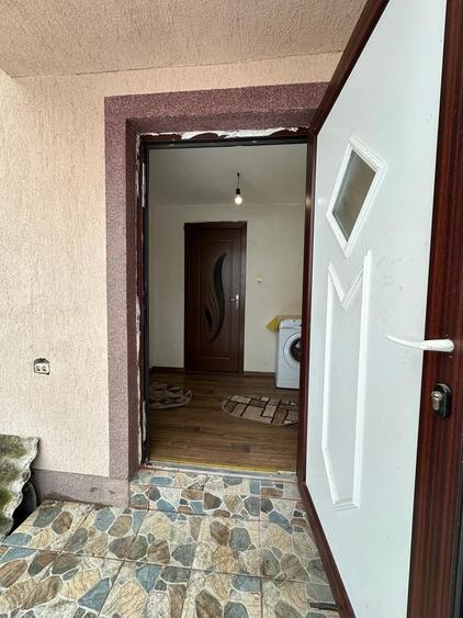 Casă cu 4 camere cu Teren 19200 Mp în Central